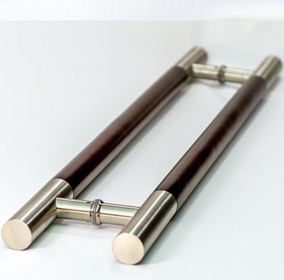 Хорошая цена Современный дизайн закаленного стеклянного дверного ручка с нержавеющей сталью и шлифованием онлайн